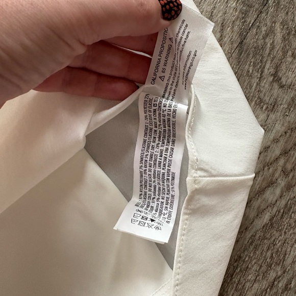 NWT English Factory White Pleated Skort Skirt Size Large - Picture 3 of 7